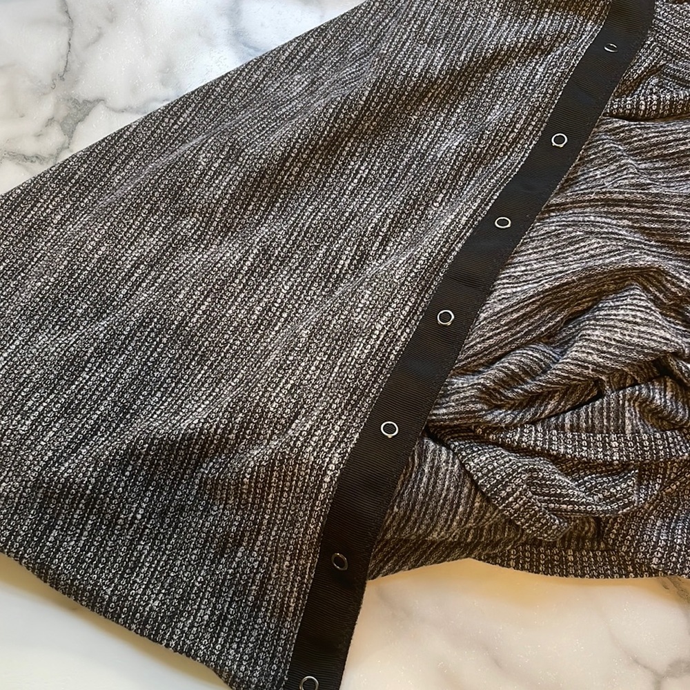 Lululemon Athletics Vinyasa Black Heathered Button Scarf